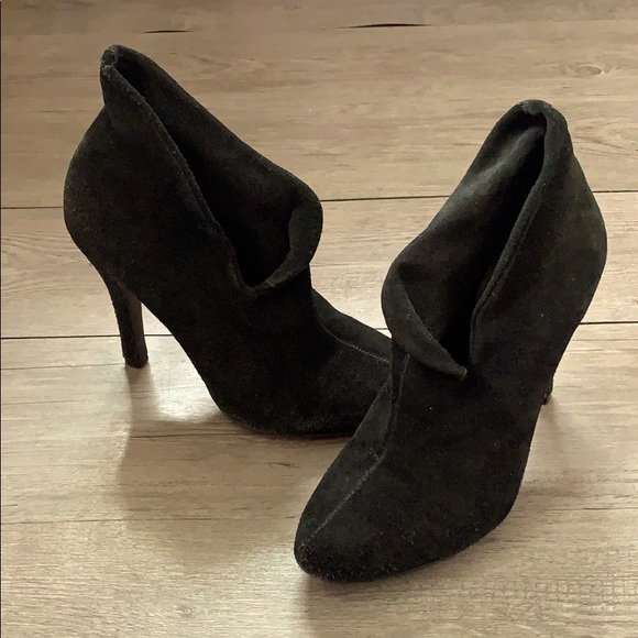 ⚡️3/$20 sued booties - Picture 1 of 5